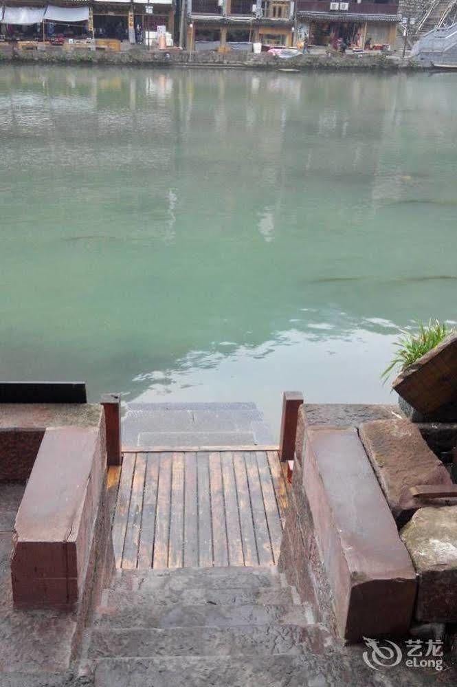 Fenghuang Waitin For You Inn Dış mekan fotoğraf